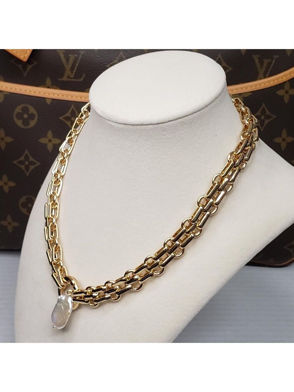 Authentic Louis Vuitton Lock & Key w/ Unbranded Stainless Steel Chain Necklace - Picture 3 of 16